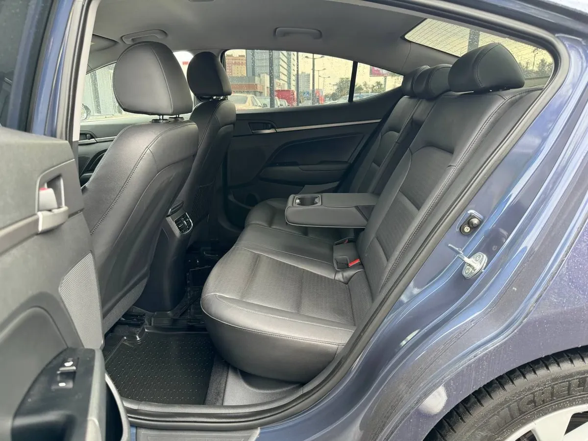 Hyundai Elantra 2.0 AT (150 л.с.)