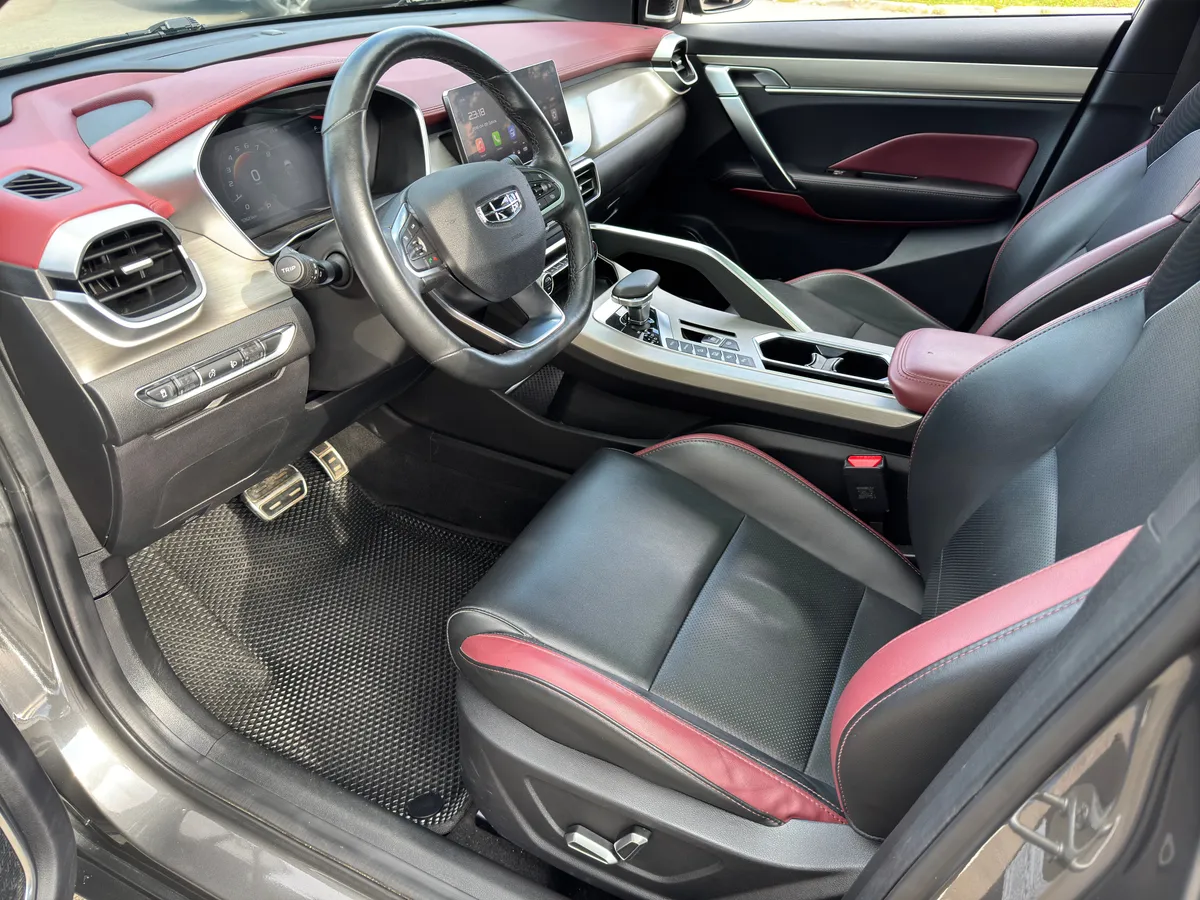 Geely Coolray 1.5 (150 л.с.) бензин, робот, передний привод