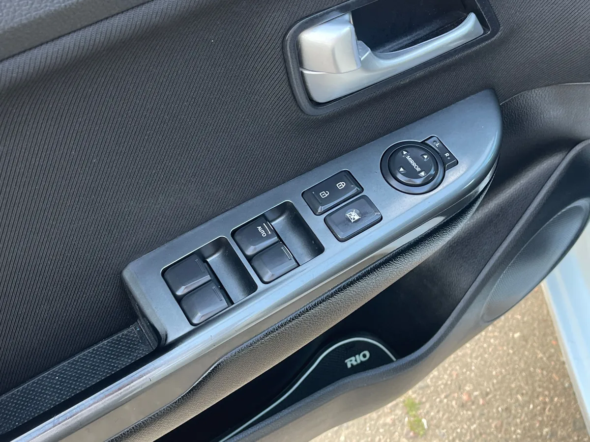 Kia Rio 1.6 AT (123 л.с.), 2013 — фото 10