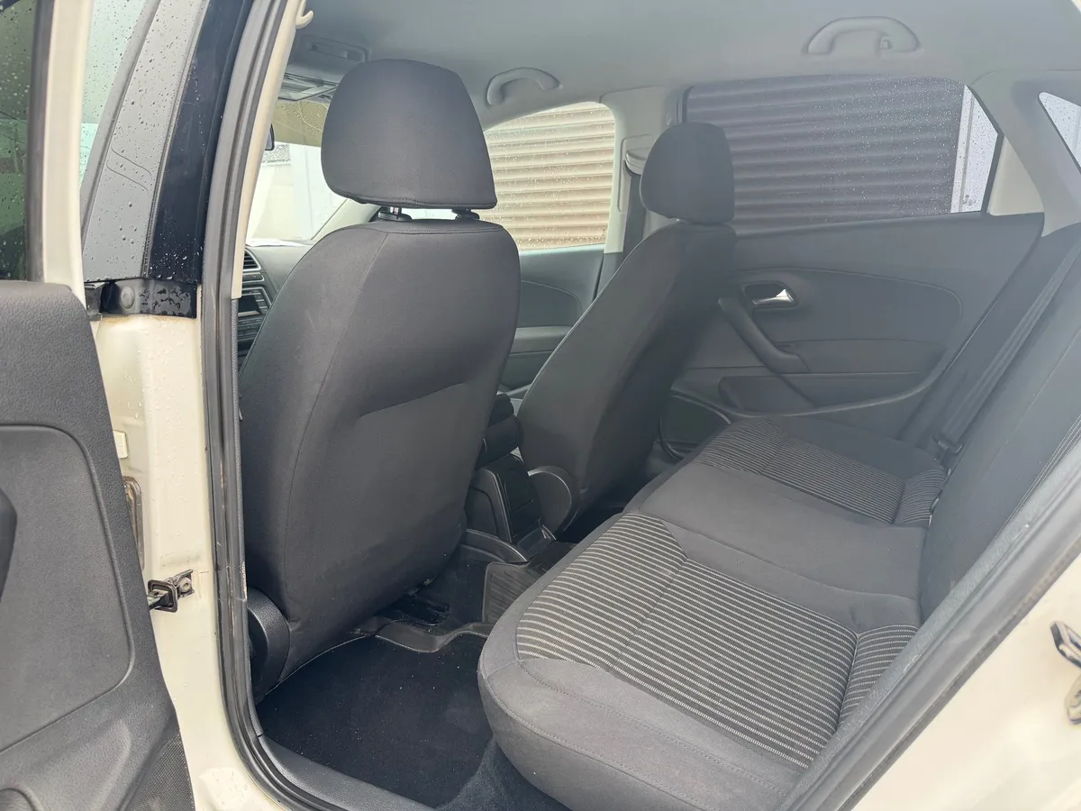 Volkswagen Polo 1.6 Tiptronic (105 л.с.)