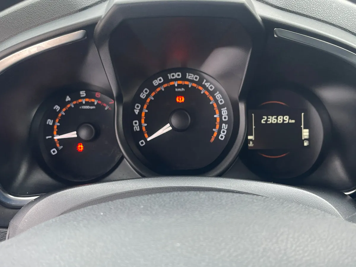 ВАЗ (Lada) XRAY 1.6 MT (106 л.с.)