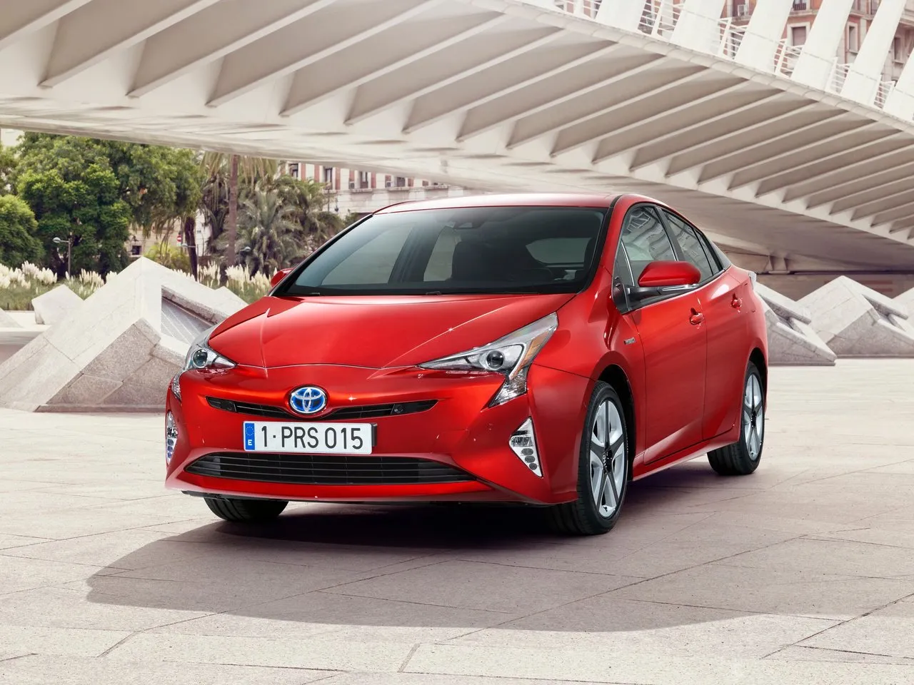 Toyota Prius 1.8 AT 4WD (98 л.с.)