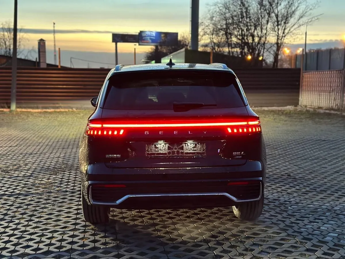 Geely Monjaro 2.0 AT 4WD (238 л.с.)