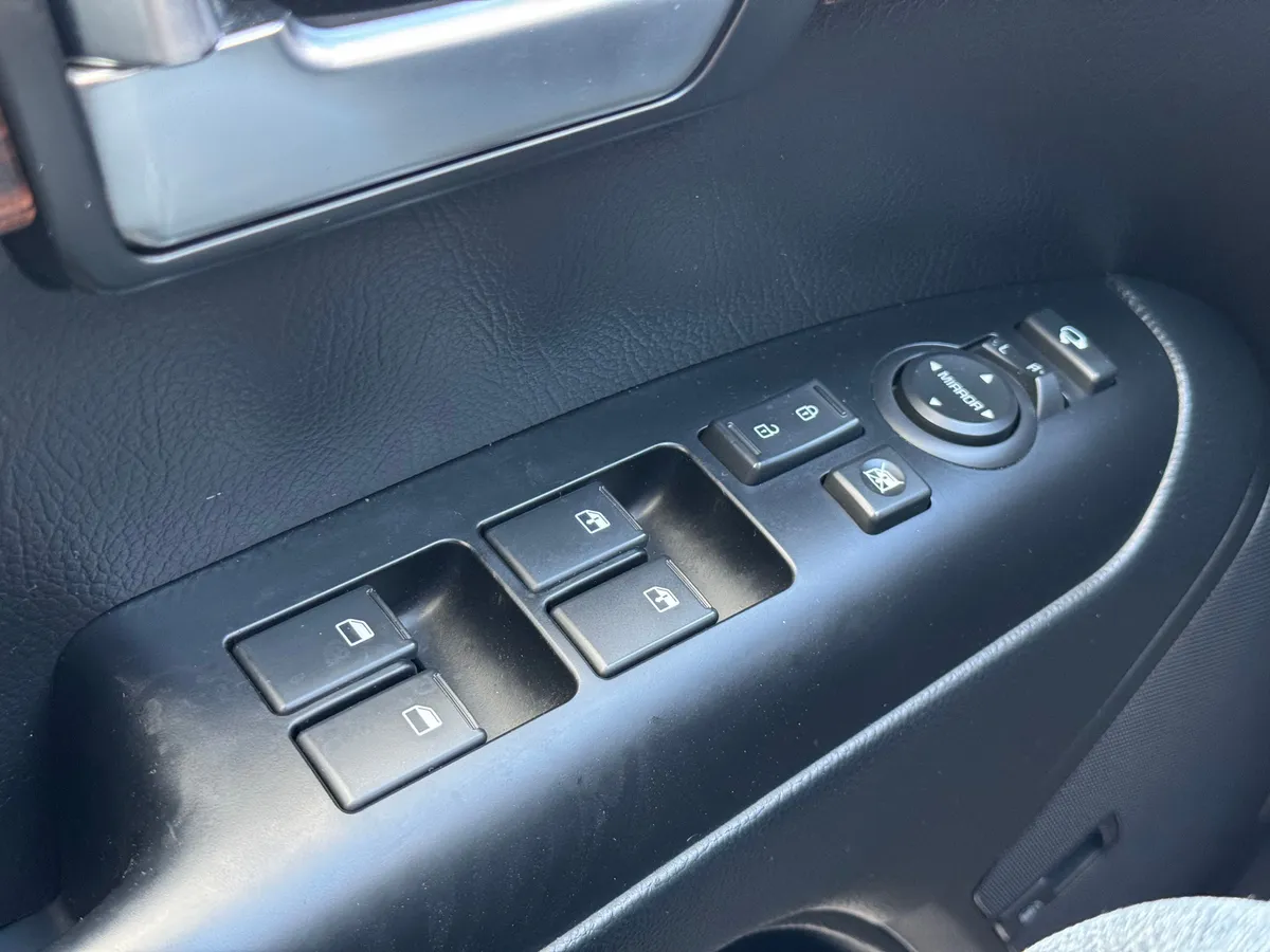 Kia Mohave 3.0 AT 4WD (250 л.с.)