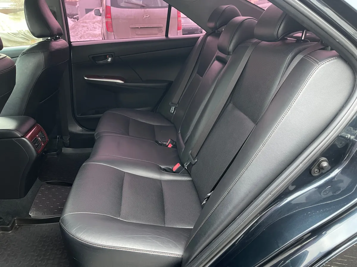 Toyota Camry 2.5 AT (181 л.с.)