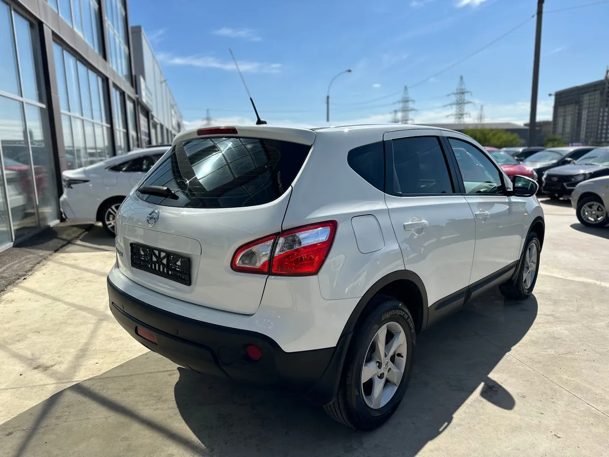 Nissan Qashqai 2.0 CVT FWD (141 л.с.)