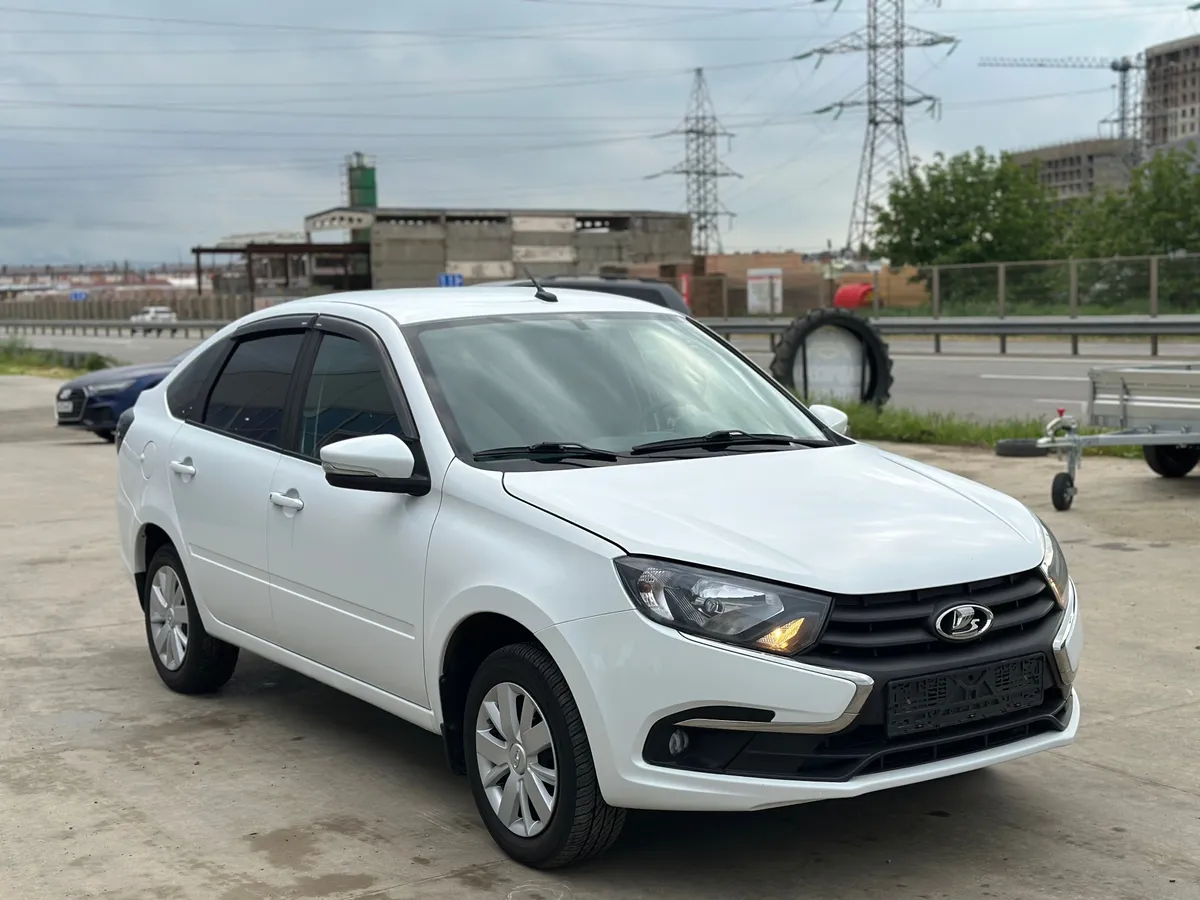картинка ВАЗ (Lada) Granta 1.6 MT (87 л.с.) от galaxy-auto