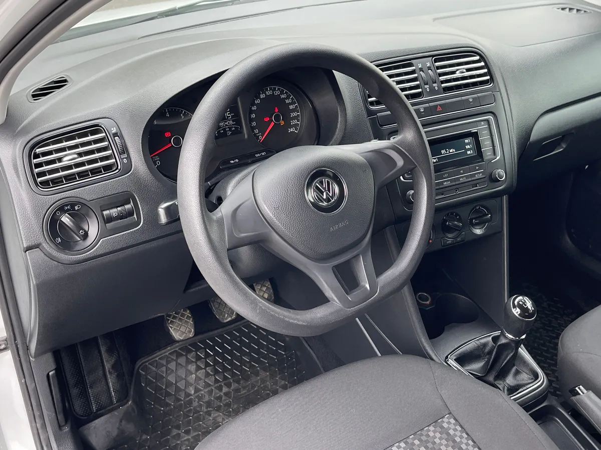 Volkswagen Polo 1.6 MPI MT (90 л.с.)