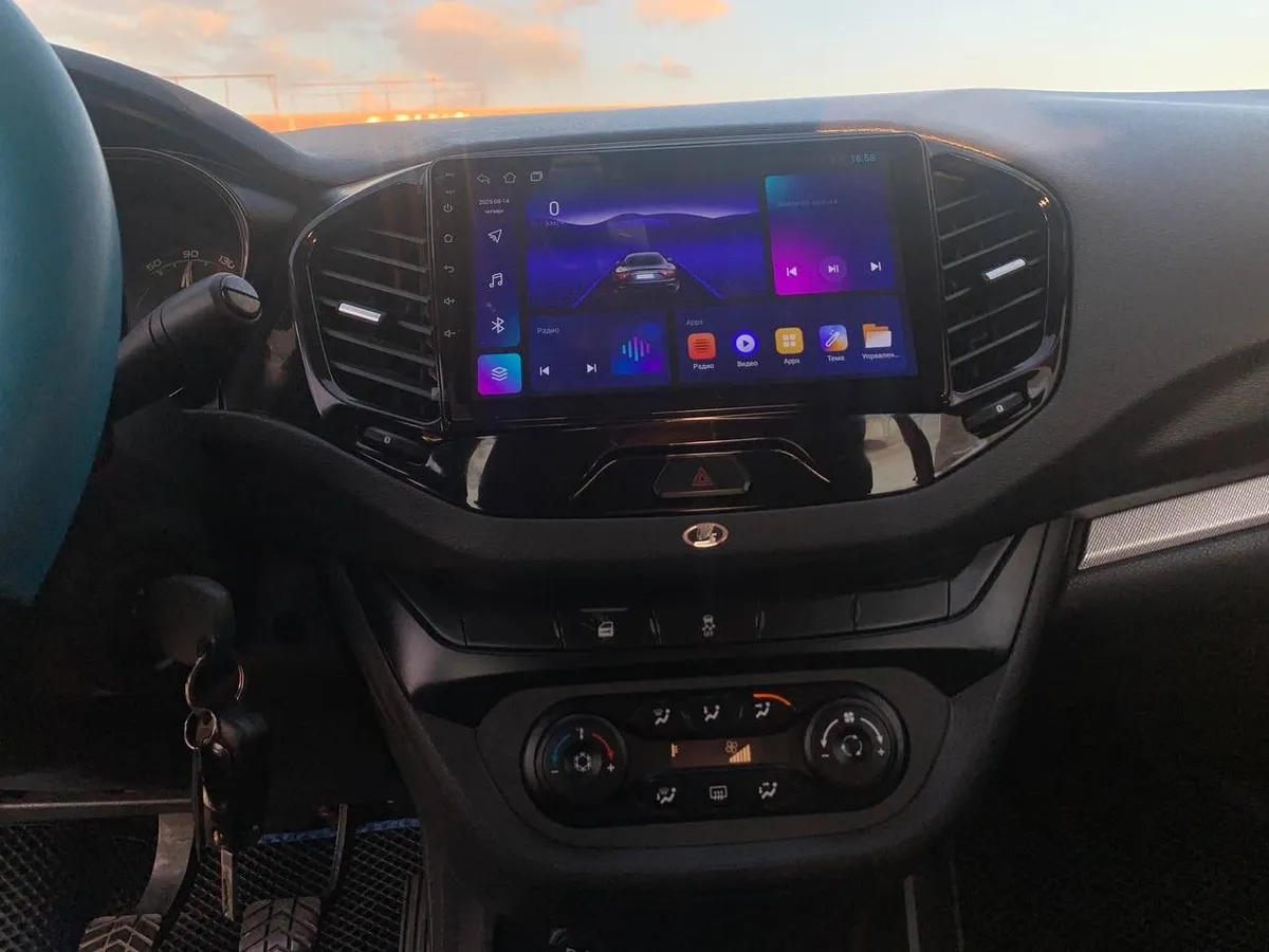 ВАЗ (Lada) Vesta 1.6 MT (106 л.с.)