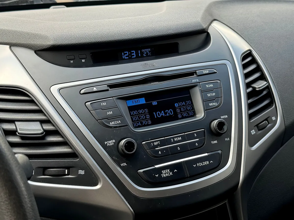 Hyundai Elantra 1.6 MT (132 л.с.)