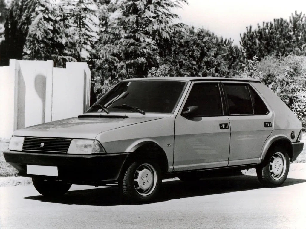 SEAT Ronda 1.2 MT FWD (64 л.с.)