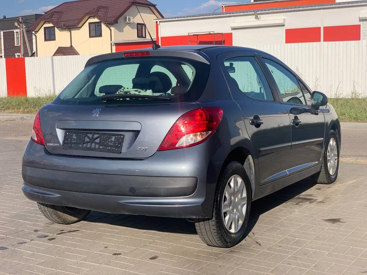 Peugeot 207 1.4 MT (90 л.с.)