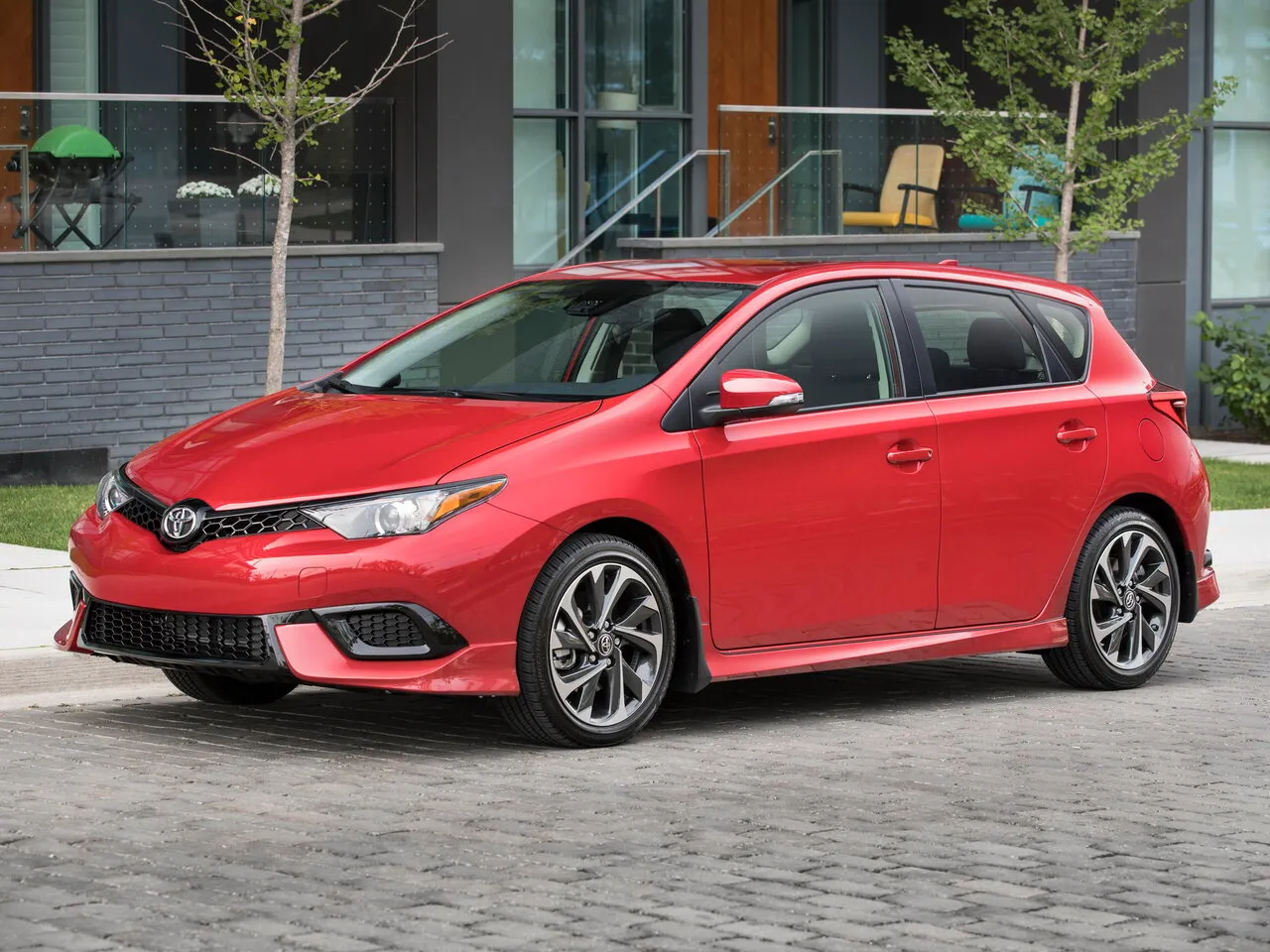 Toyota Corolla 1.8 CVT FWD (139 л.с.)