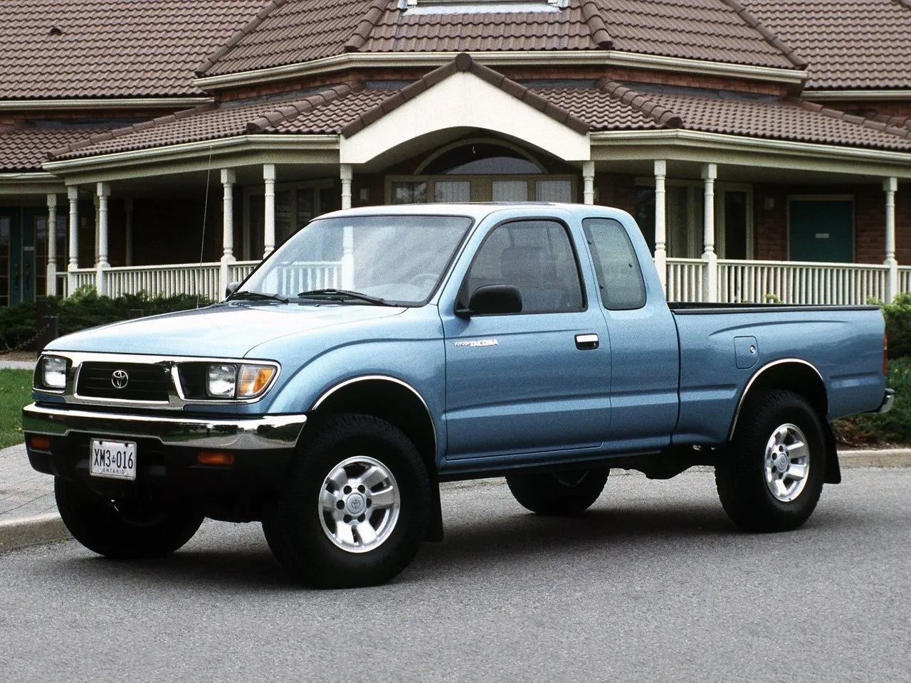 Toyota Tacoma 2.7 AT 4WD (150 л.с.)