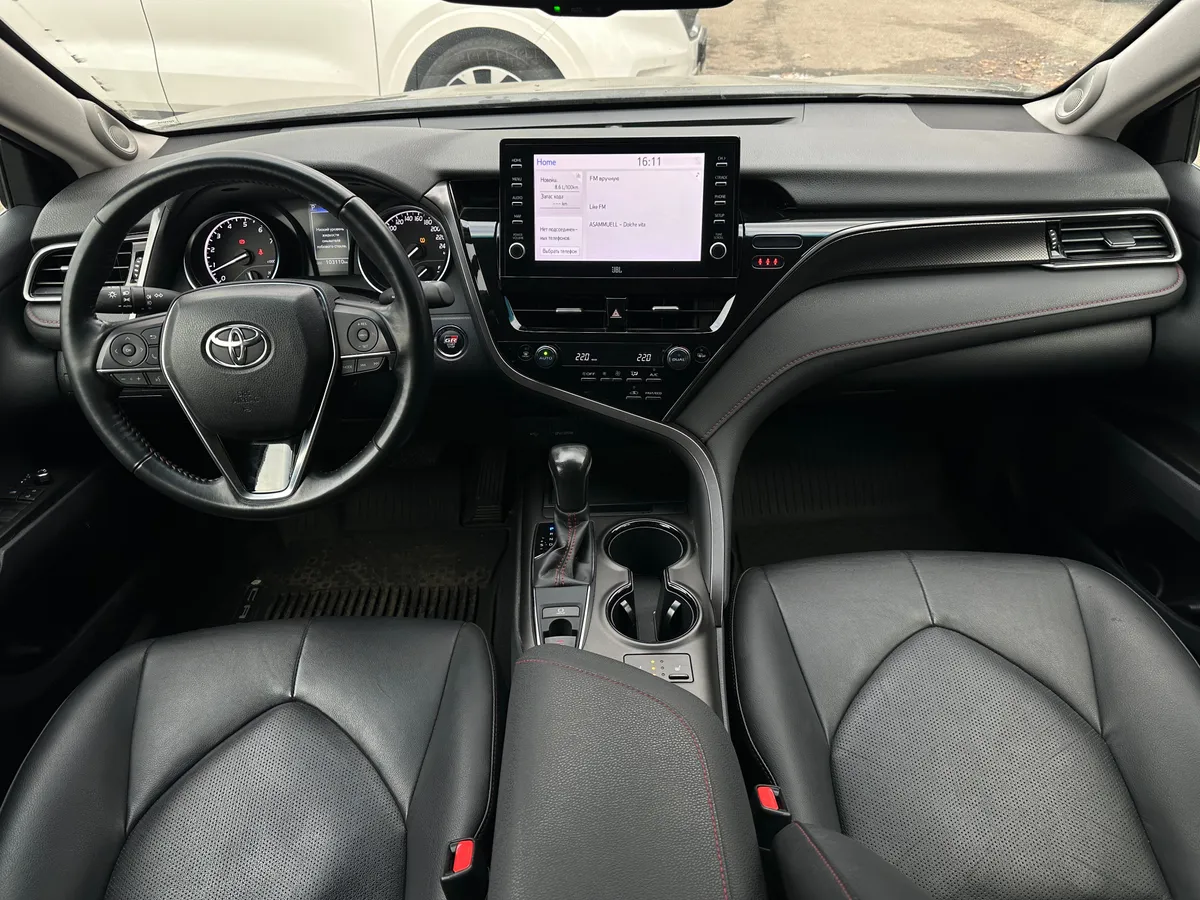 Toyota Camry 2.5 AT (200 л.с.)