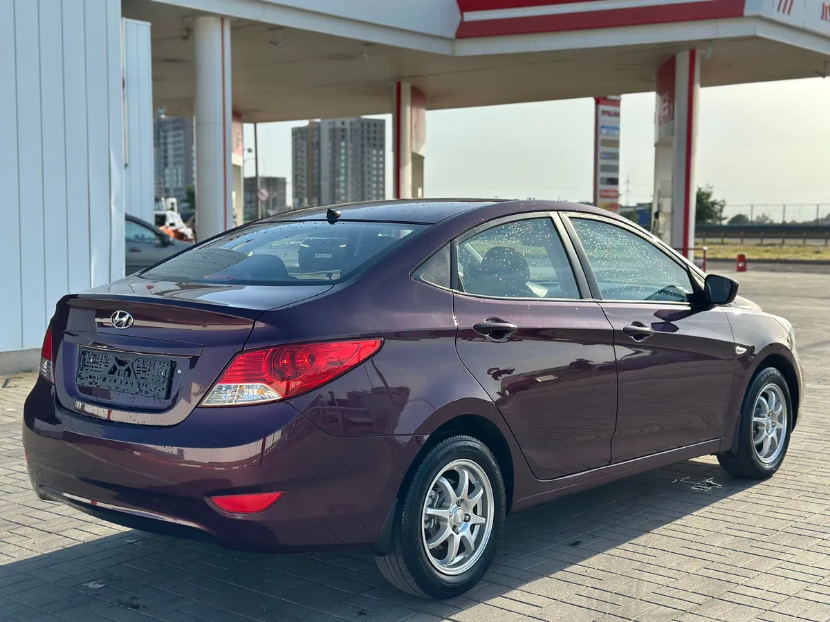 Hyundai Solaris 1.6 MT (123 л.с.), 2011 — фото 4