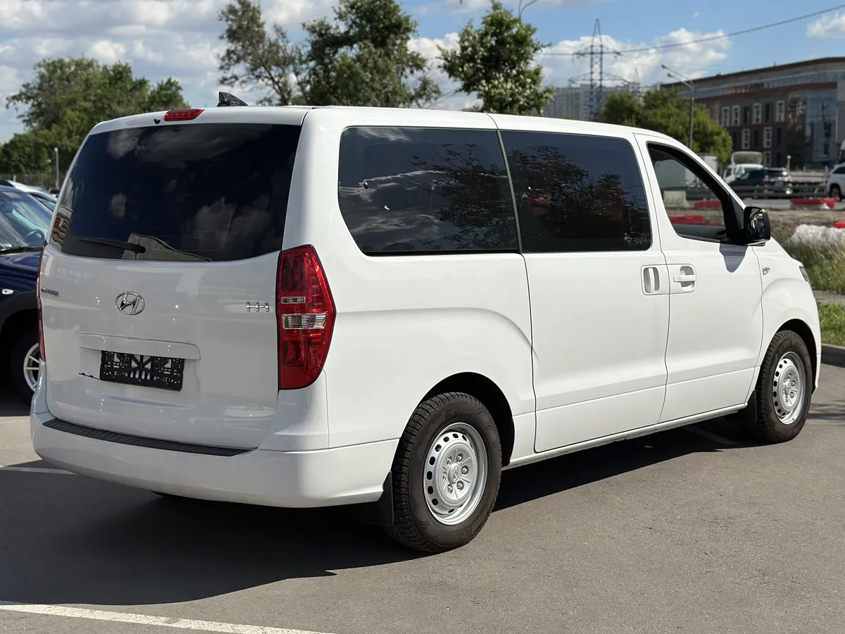 Hyundai H-1 2.5 AT 4WD (175 л.с.)