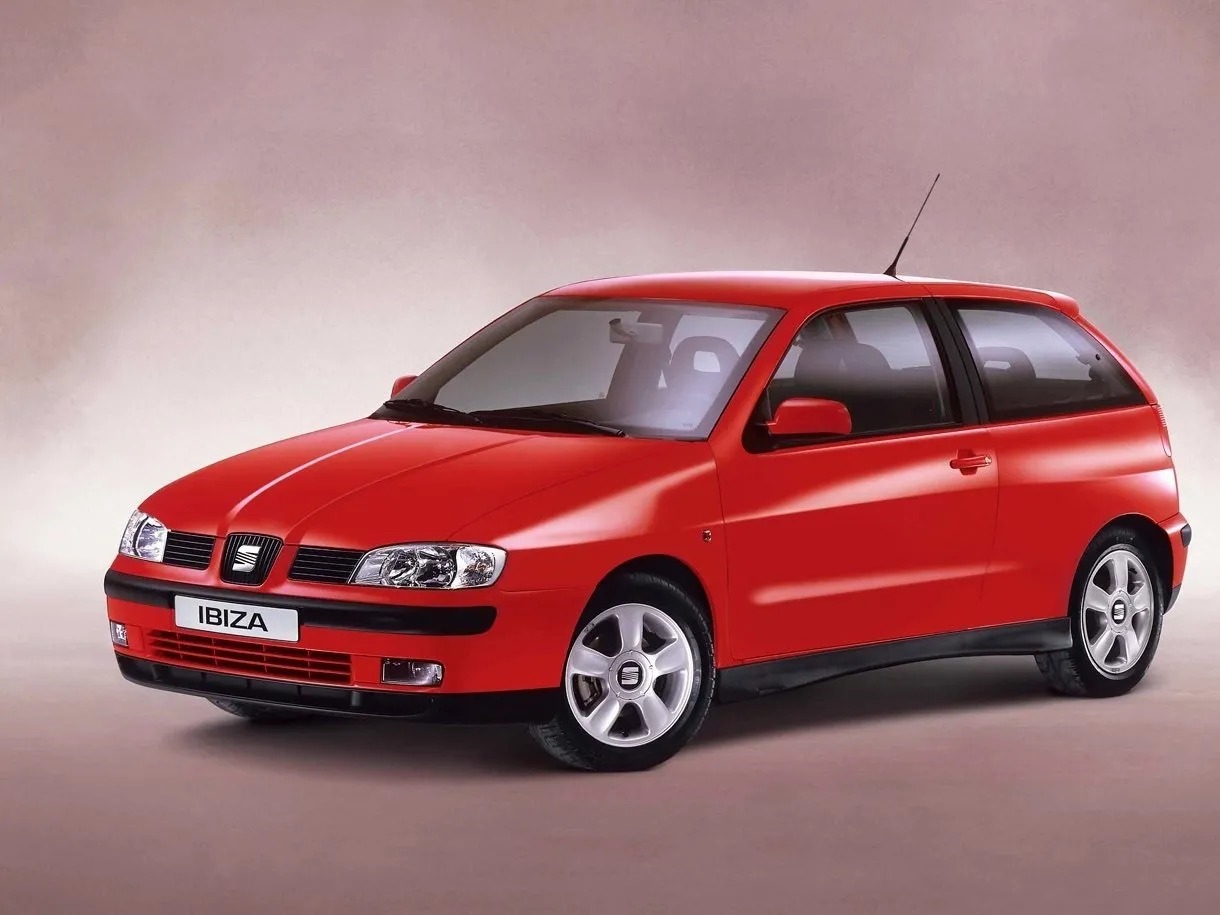 SEAT Ibiza 1.6 AT FWD (101 л.с.)