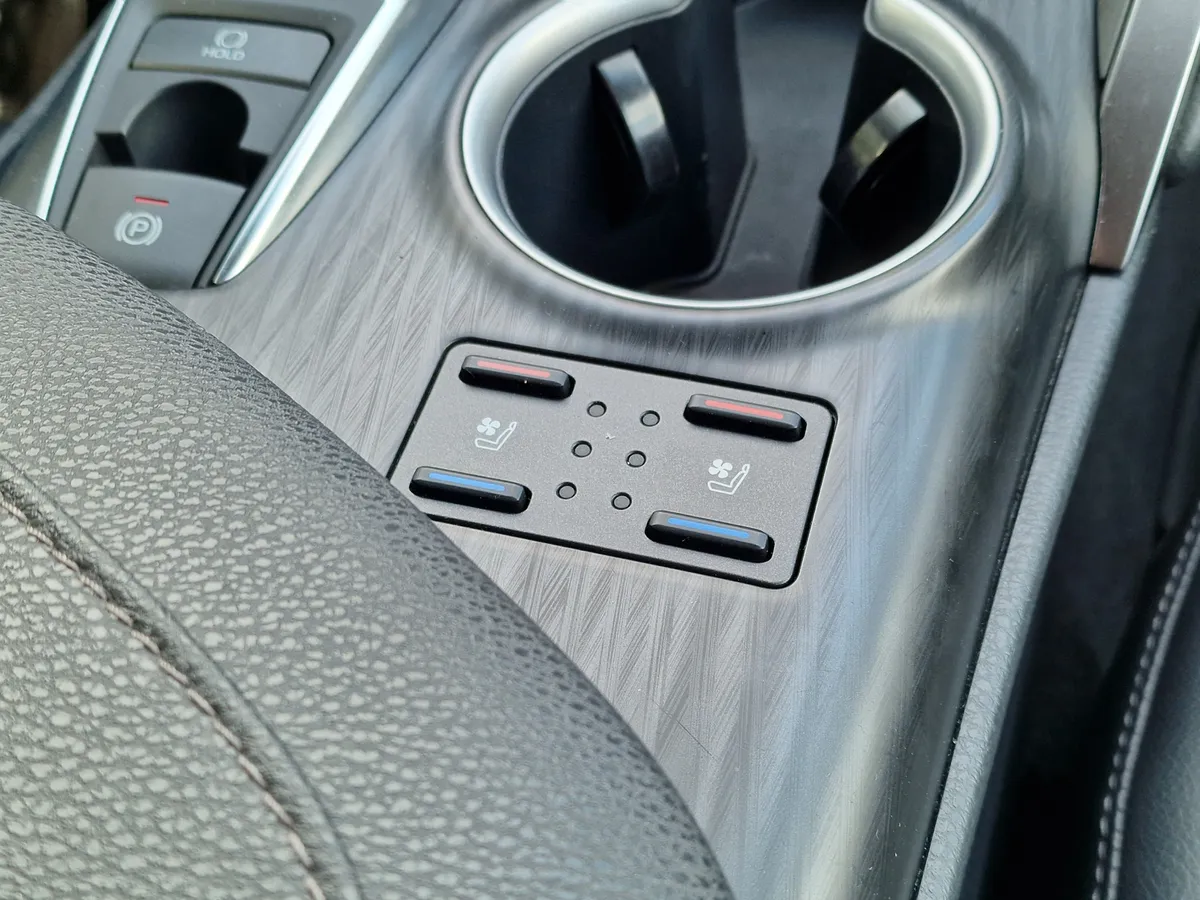 Toyota Camry 3.5 AT (249 л.с.)