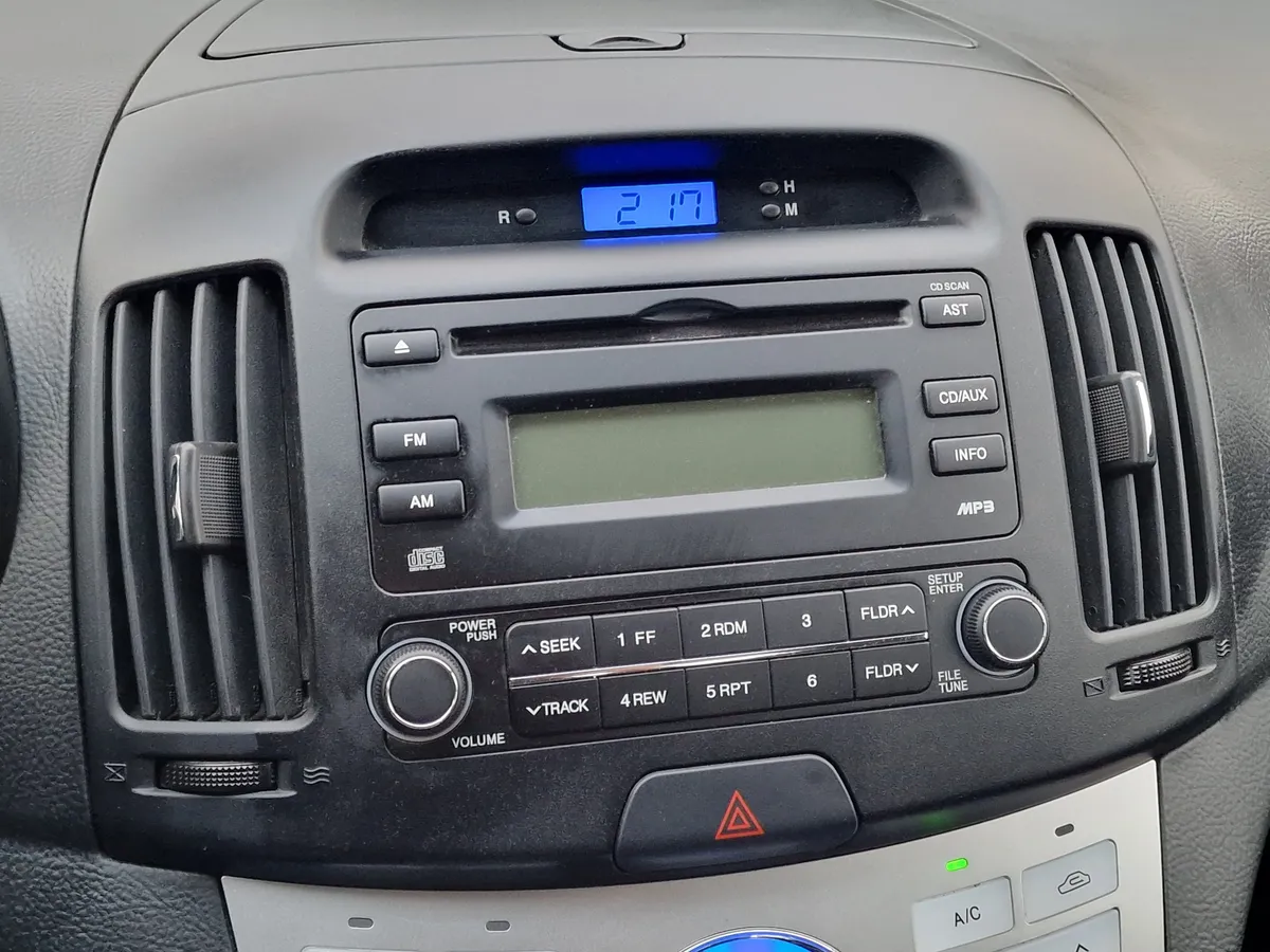 Hyundai Elantra 1.6 AT (122 л.с.)