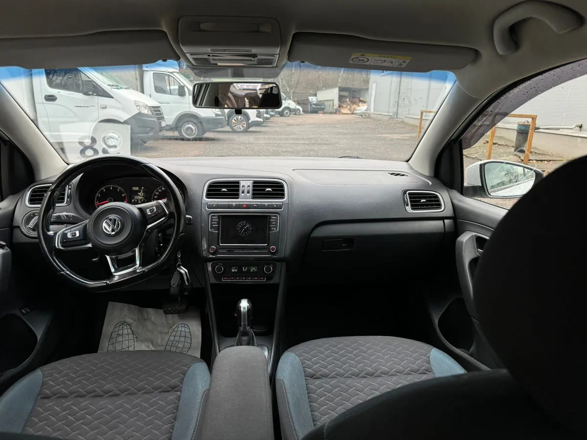 Volkswagen Polo 1.6 MPI AT (110 л.с.)