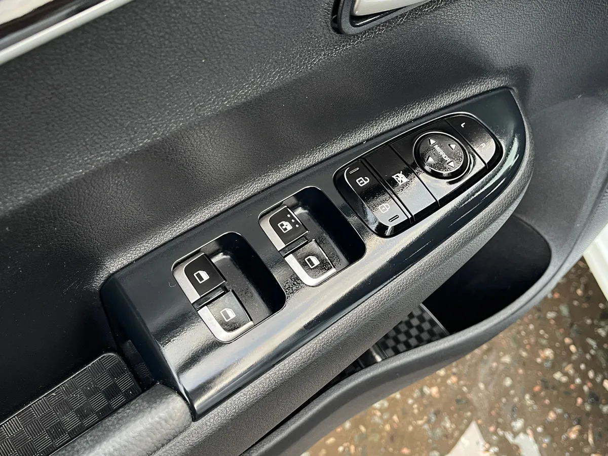 Kia Rio 1.4 AT (100 л.с.)