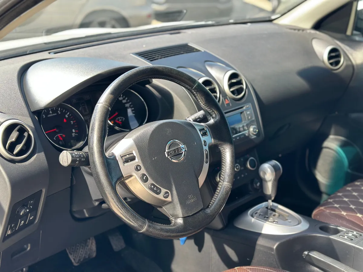 Nissan Qashqai 2.0 CVT FWD (141 л.с.)