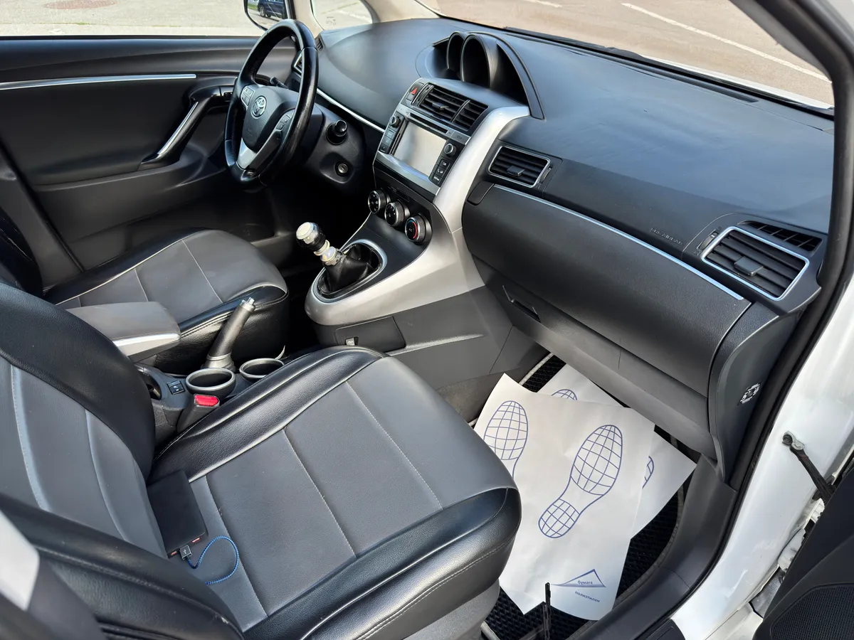 Toyota Verso 1.8 CVT (147 л.с.)