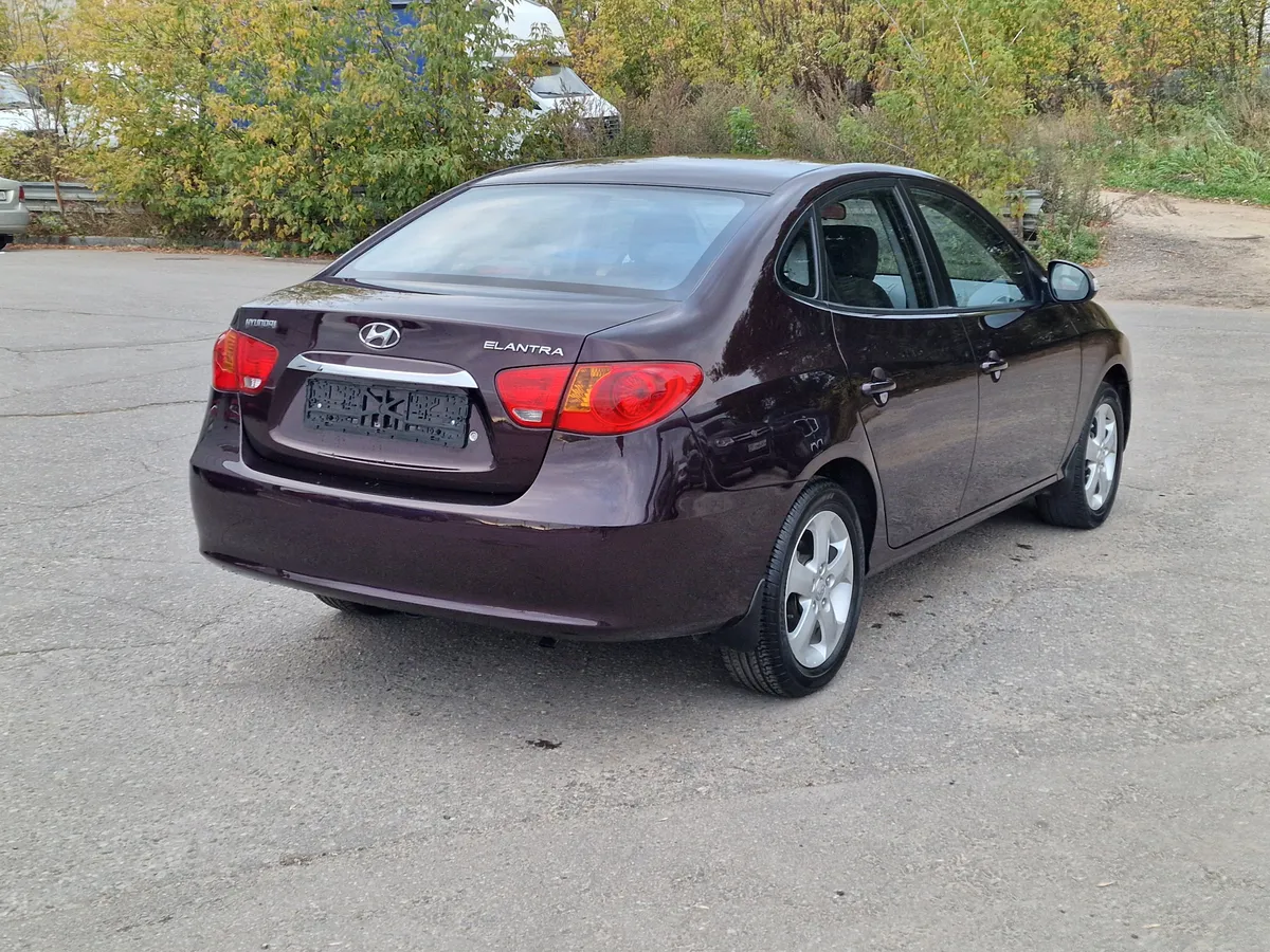 Hyundai Elantra 1.6 AT (122 л.с.)