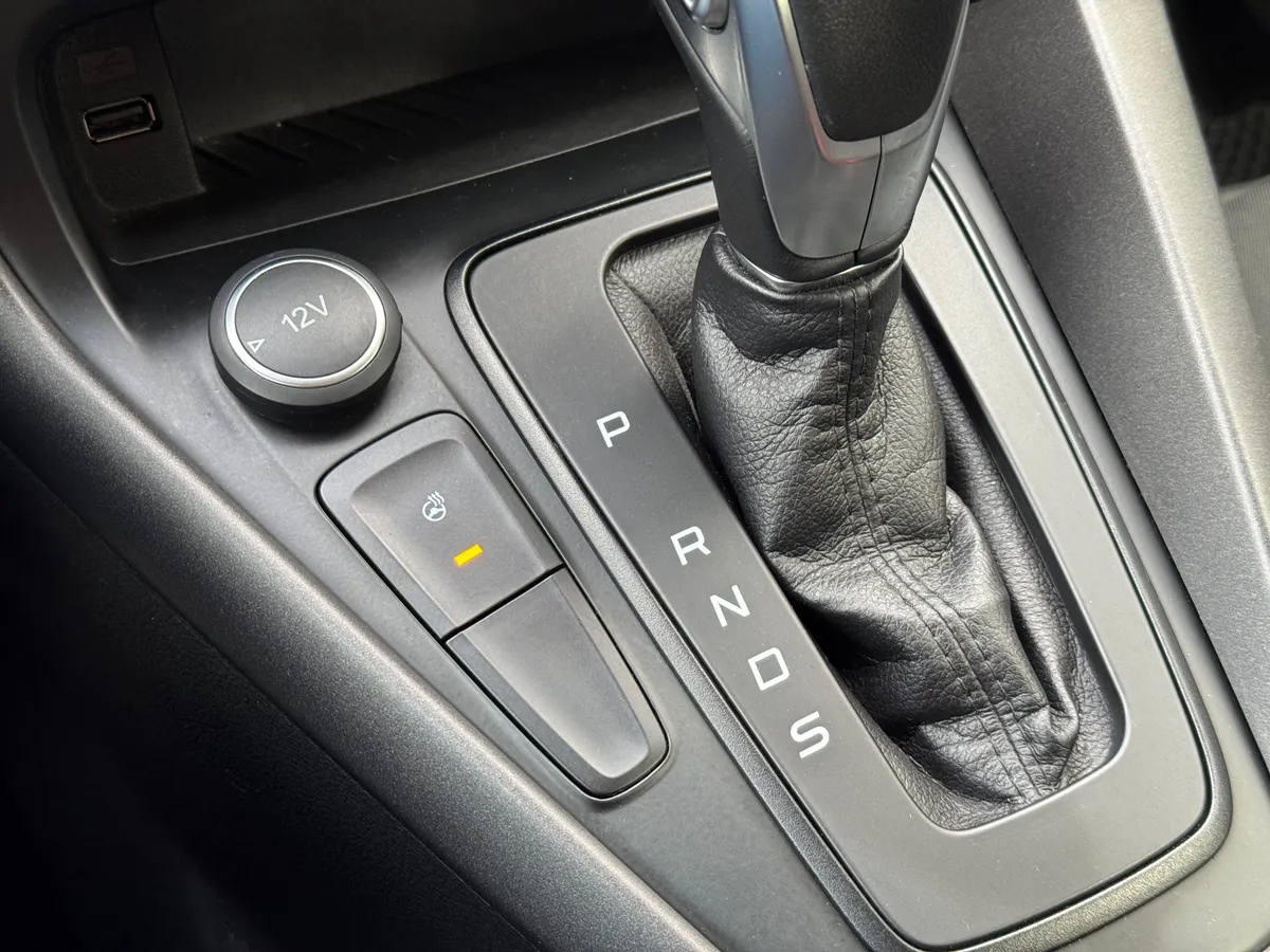Ford Focus 1.6 Ti-VCT MT (105 л.с.), 2017 — фото 10