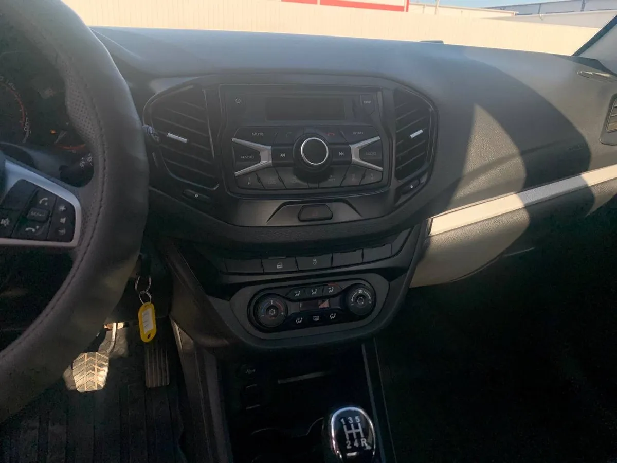 ВАЗ (Lada) Vesta 1.6 MT (106 л.с.)