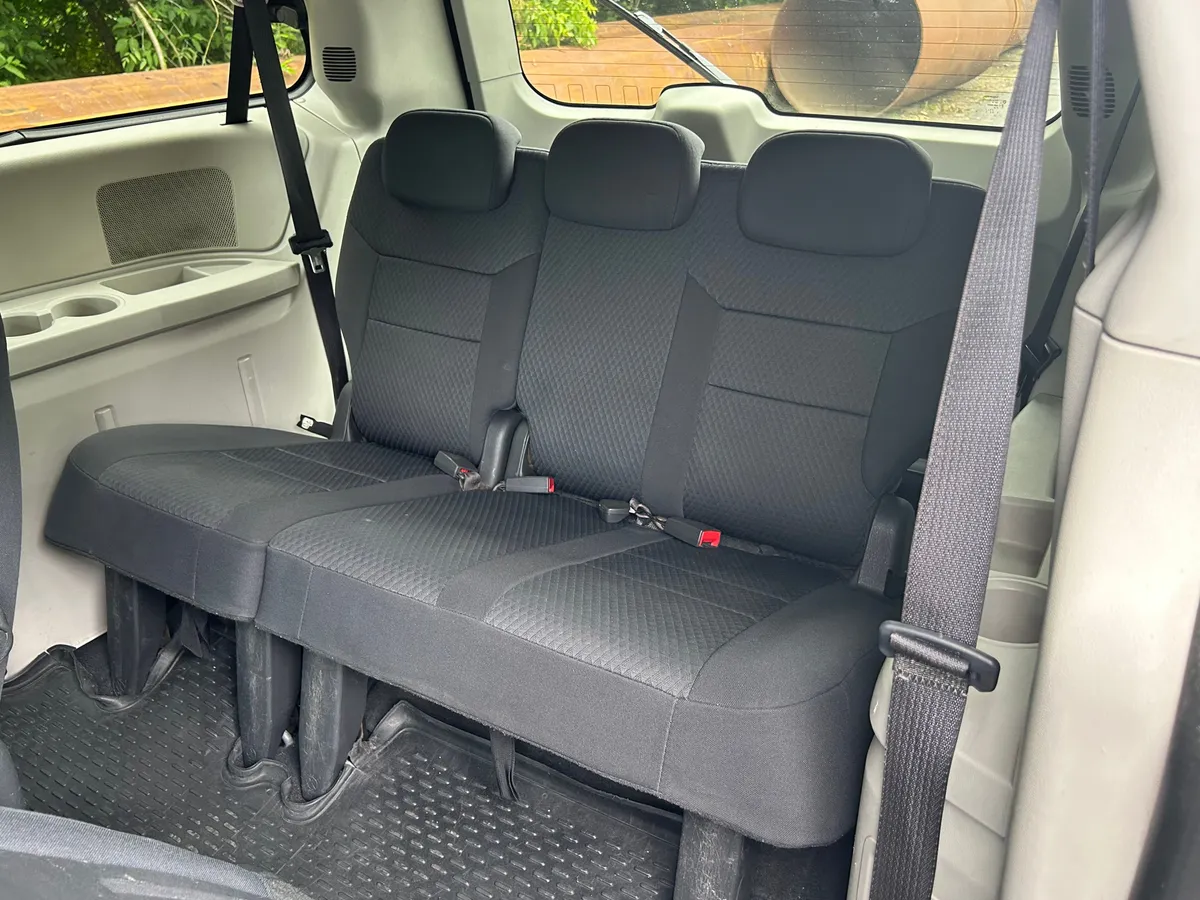 Dodge Caravan 3.3 AT (173 л.с.)