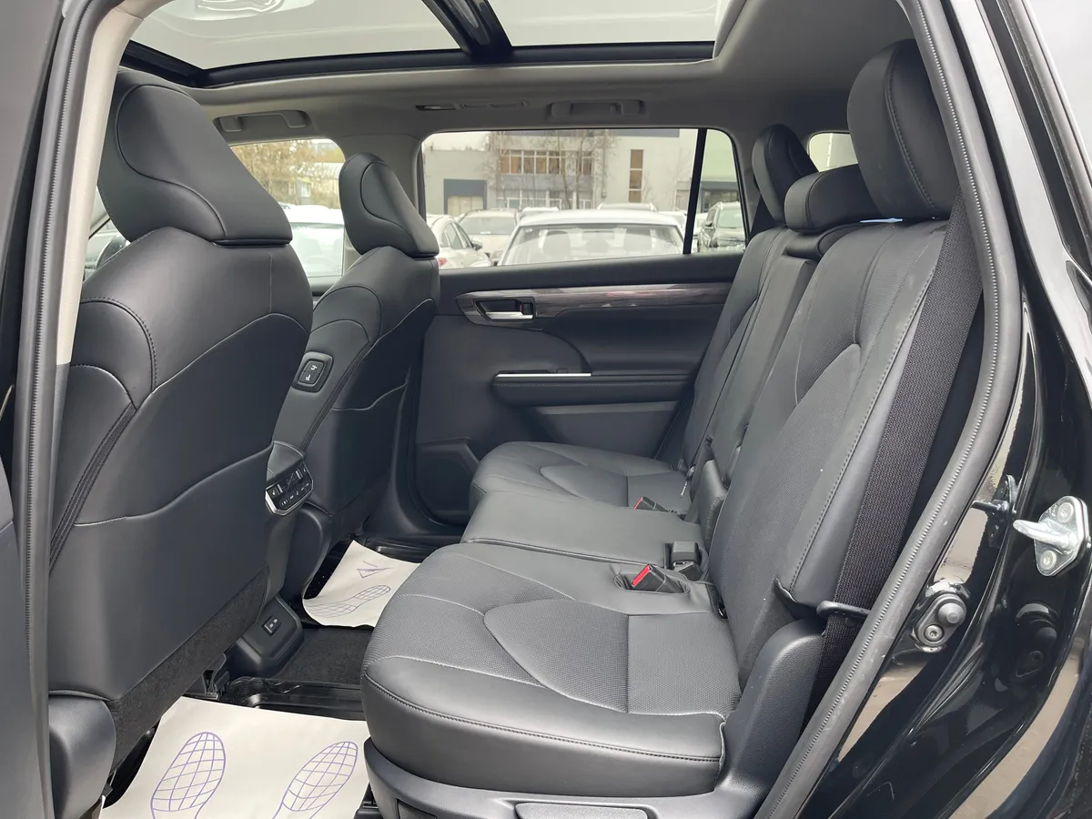 Toyota Highlander 2.0 AT 4WD (248 л.с.)