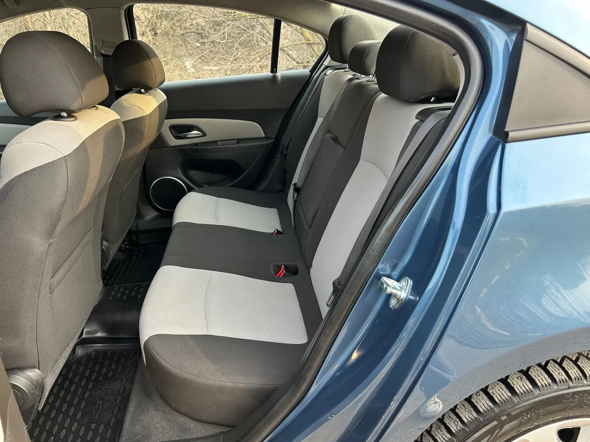 Chevrolet Cruze 1.6 AT (109 л.с.)