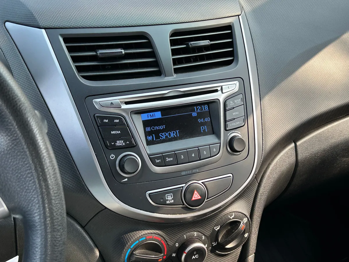 Hyundai Solaris 1.6 MT (123 л.с.), 2016 — фото 7