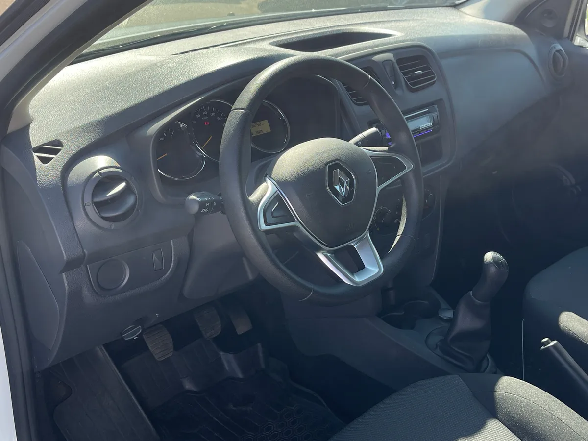 Renault Logan 1.6 MT (82 л.с.), 2021 — фото 6