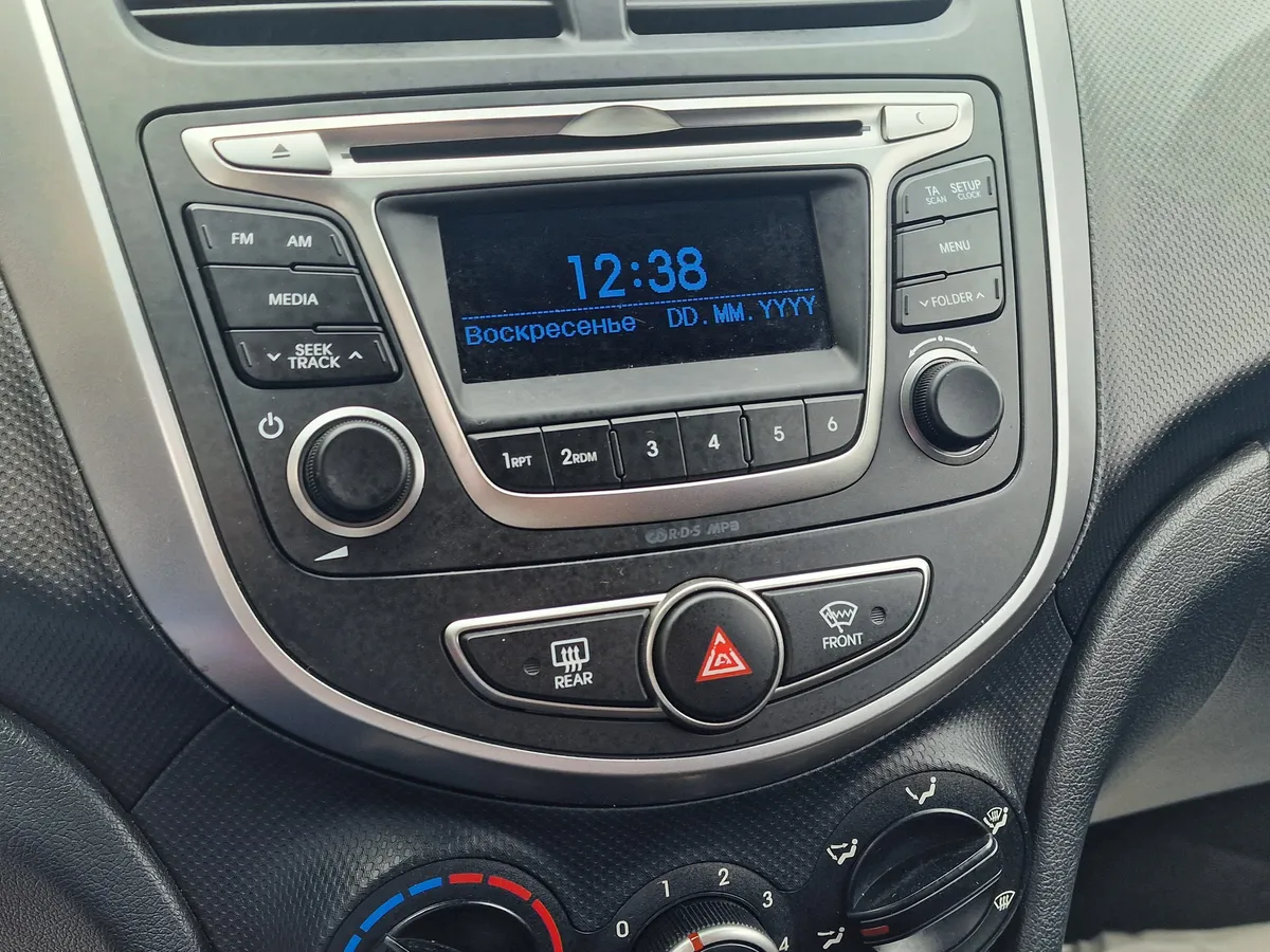 Hyundai Solaris 1.4 AT (107 л.с.), 2015 — фото 8
