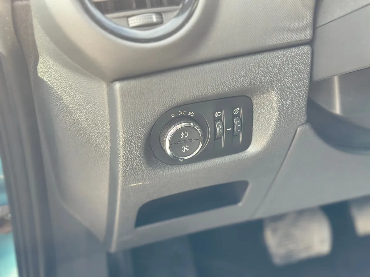 Opel Corsa 1.4 AT (100 л.с.)