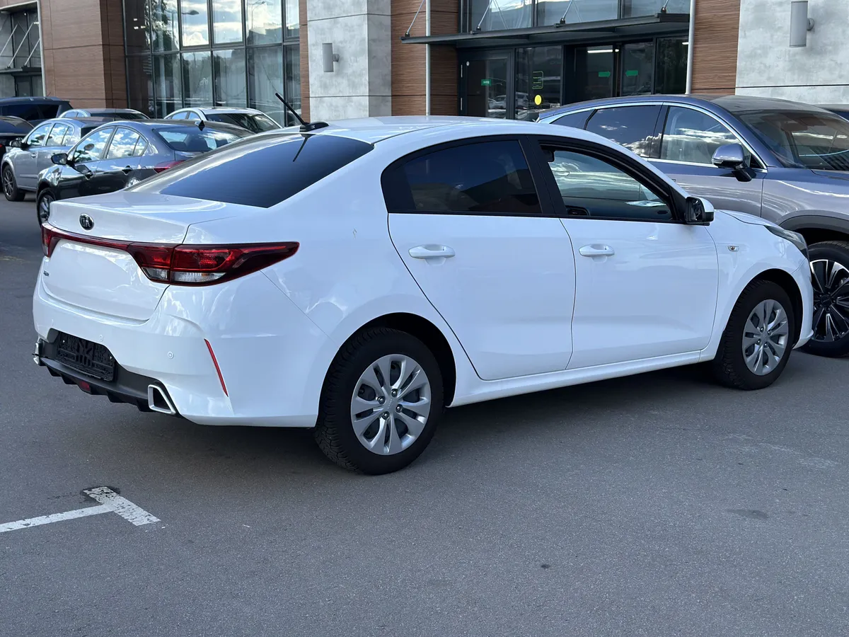 Kia Rio 1.6 AT (123 л.с.)