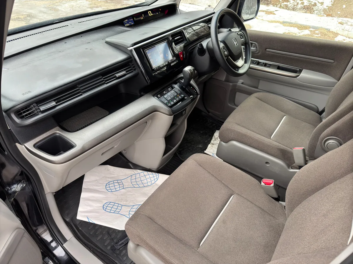 Honda Stepwgn 1.5 AT 4WD (150 л.с.)