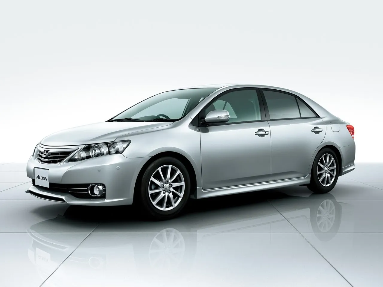Toyota Allion 1.8 CVT 4WD (133 л.с.)