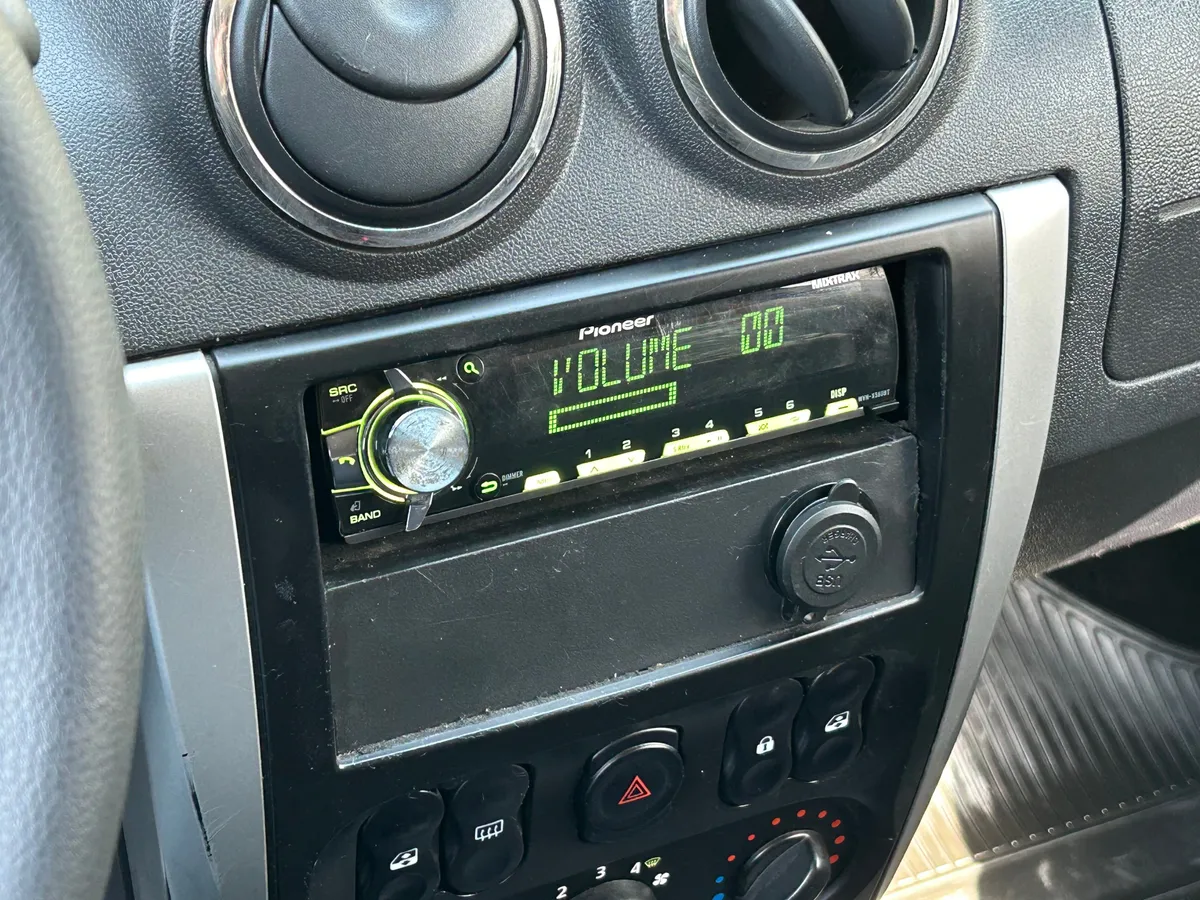 Nissan Almera 1.6 MT (102 л.с.)