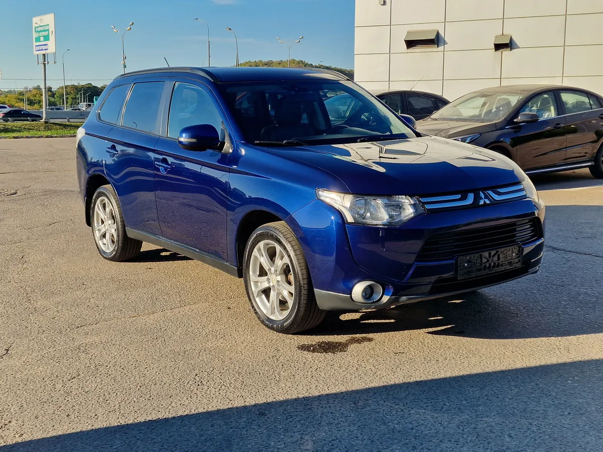 картинка Mitsubishi Outlander 2.4 CVT 4WD (167 л.с.) от galaxy-auto