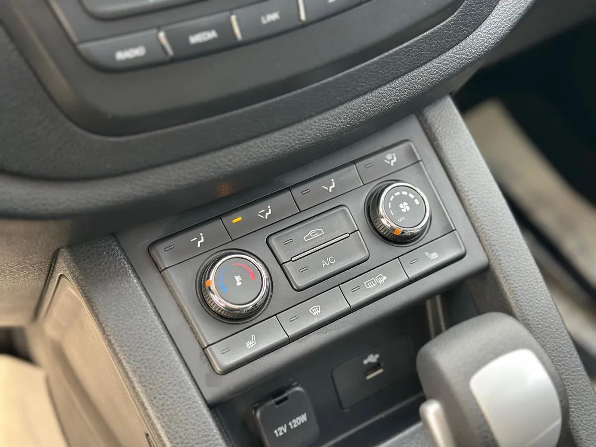 FAW Besturn X40 1.6 AT (108 л.с.)