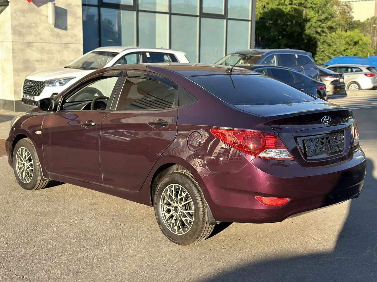 Hyundai Solaris 1.6 MT (123 л.с.), 2012 — фото 2