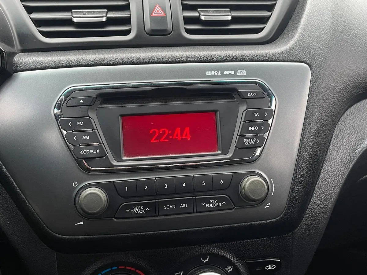 Kia Rio 1.6 AT (123 л.с.), 2013 — фото 11