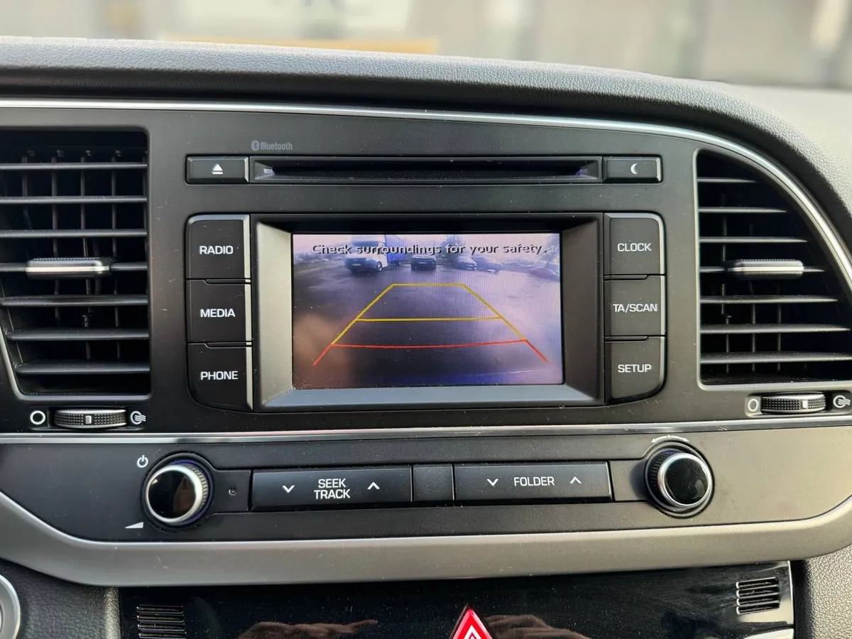 Hyundai Elantra 2.0 AT (150 л.с.)