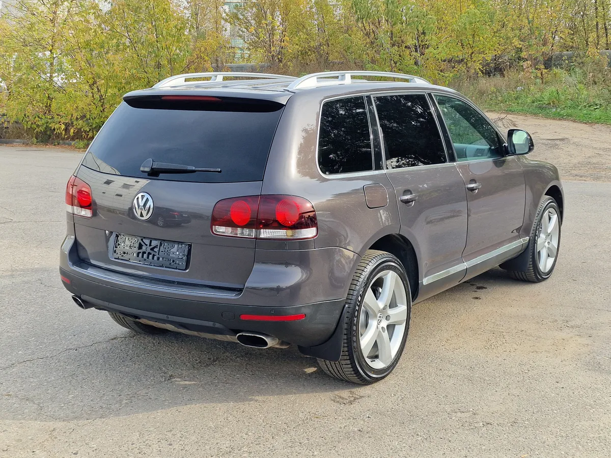 Volkswagen Touareg 3.0 AT (240 л.с.)