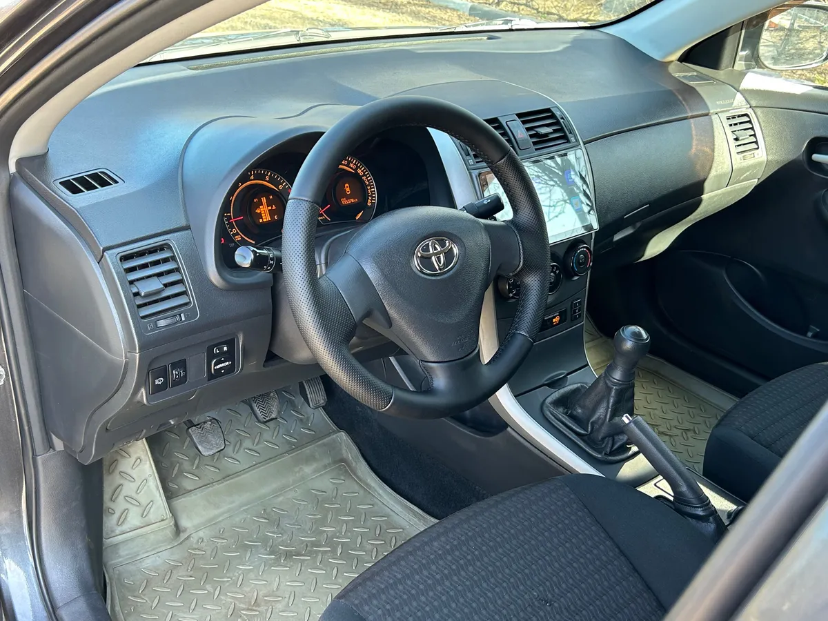 Toyota Corolla 1.6 MT (124 л.с.)