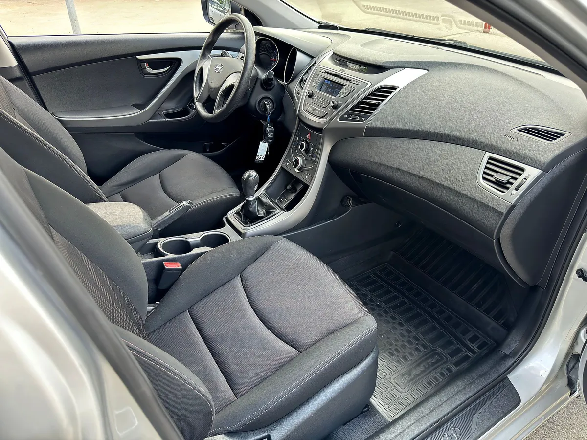 Hyundai Elantra 1.6 MT (132 л.с.)